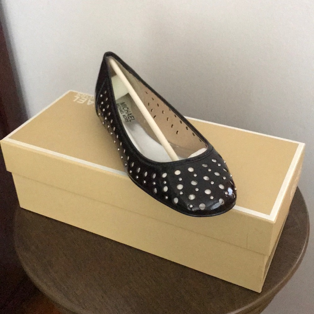 NEW!MICHAEL Michael Kors Artisan Flat Black Size 6